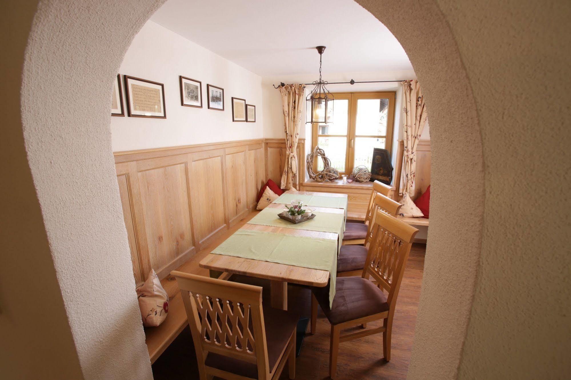 Pension Schweizerhaus Garni Weyarn Εξωτερικό φωτογραφία